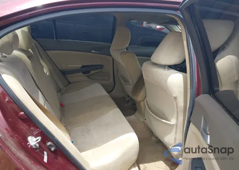 2010 Honda Accord 2.4 Lx z USA, uszkodzony, nr VIN 1HGCP2F37AA020054